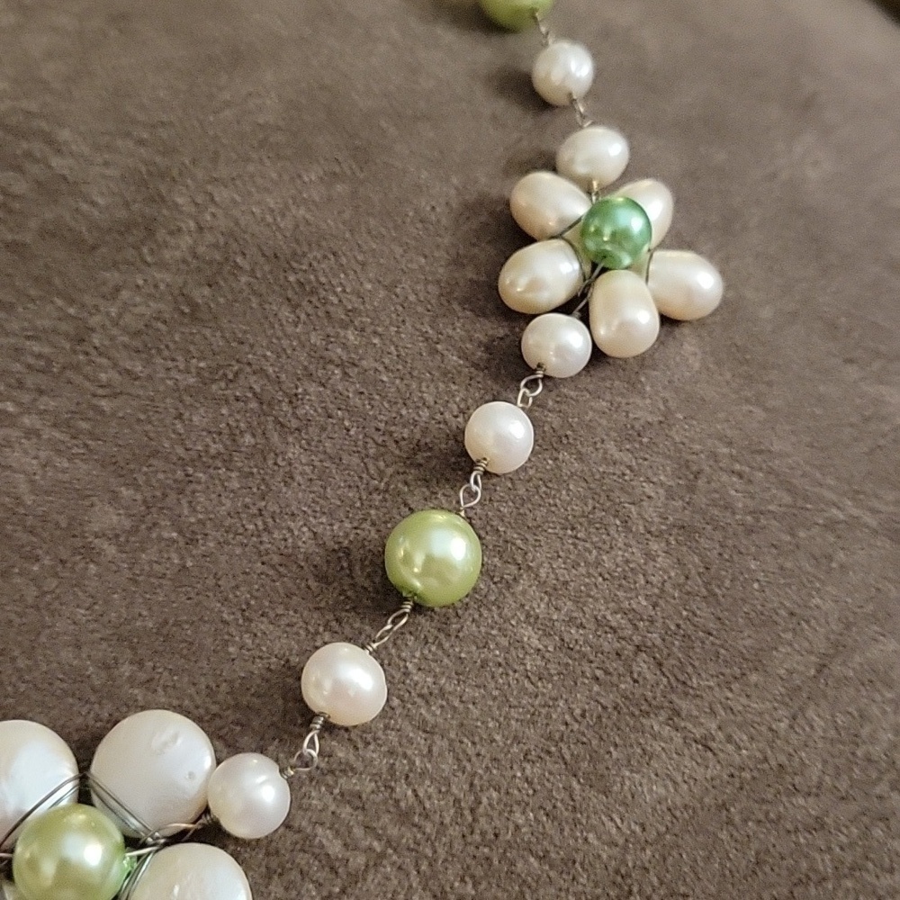 Handmade Freshwater Pearl Wire Wrapped Daisy Bridal Landgirl Beaded Necklace - Picture 4 of 7